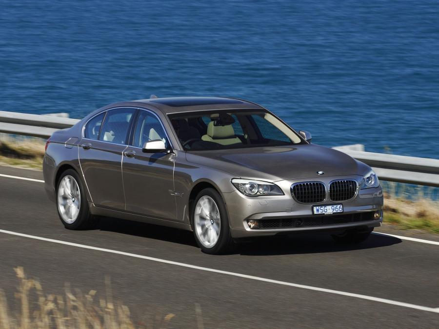  BMW 750i 2008 года  (AU) (фото 8 из 16)